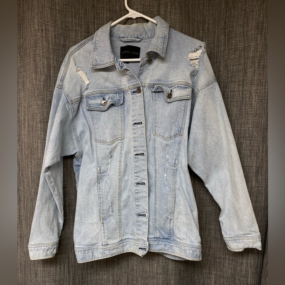 Kendall + Kylie “Oversized Ripped Denim Trucker Jacket’ Large (L)